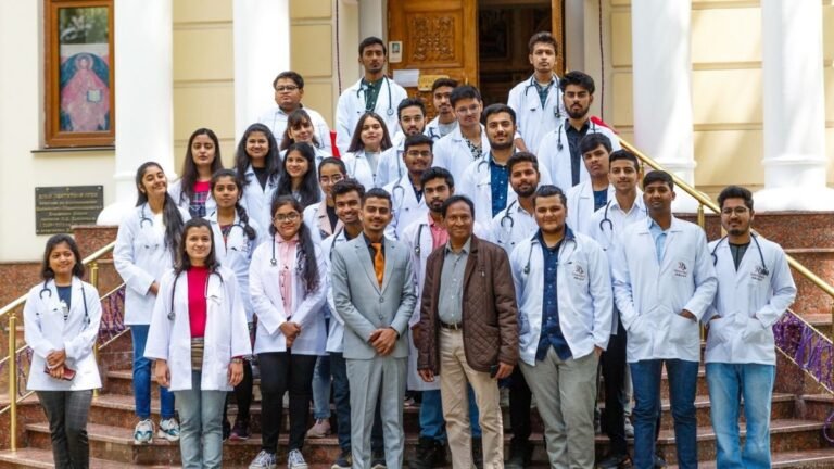 Empowering Future Medics: How DoctorsQuery Revolutionizes Study Abroad