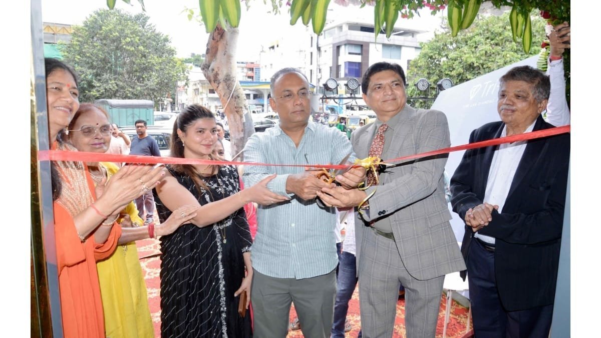 Tri-Diya Jewelry Store Opens in Seshadripuram with Inauguration by Aditi Prabhudev and Dinesh Rao