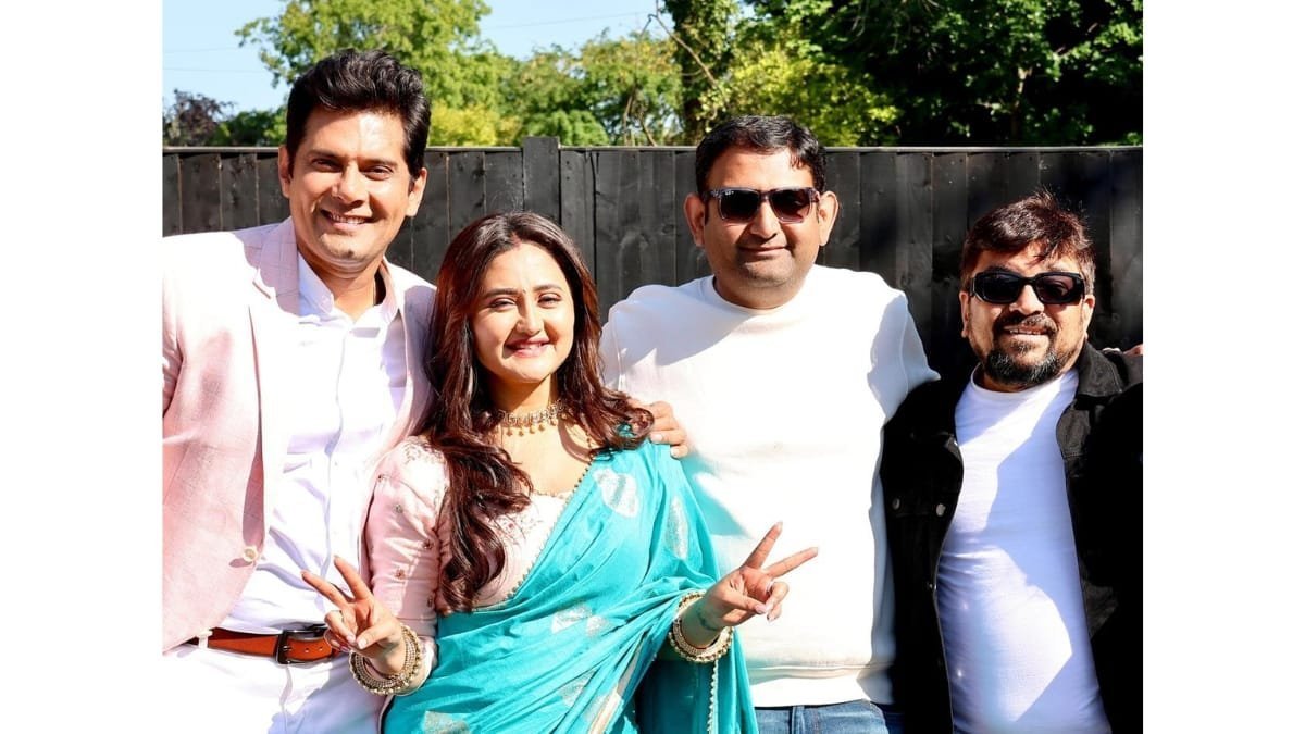 Amar Upadhyay and Rashami Desai’s Film Mom Tane Nai Samjay Receives Overwhelming Response to Its Trailer